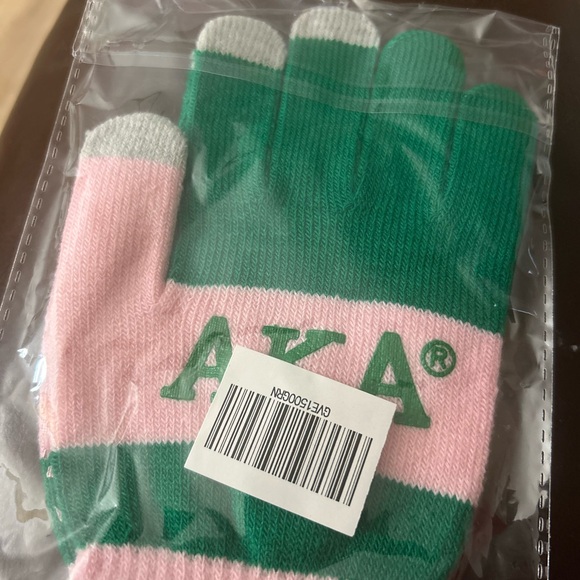 AKA Green Finger Touch and Grip Knit Winter Gloves - Picture 12 of 13